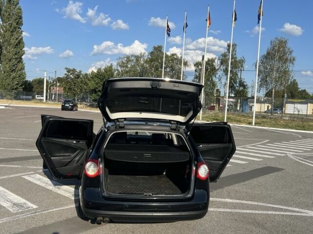 Фольксваген Пассат Вариант 2006 в Житомире на Automoto.ua Черный Фольксваген Пассат Вариант, объемом двигателя 2 л и пробегом 365 тыс. км за 6800 $, фото 1 на Automoto.ua