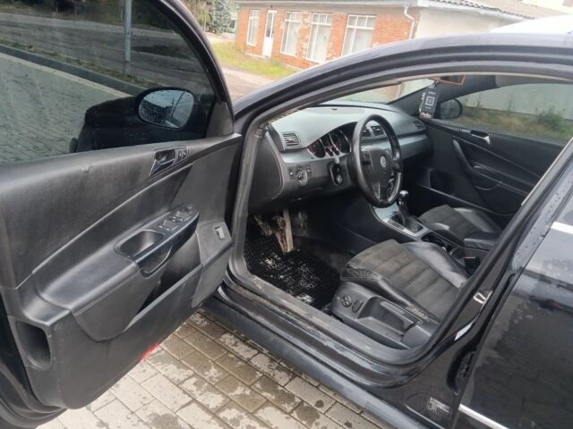 Черный Фольксваген Пассат Вариант, объемом двигателя 2 л и пробегом 220 тыс. км за 5500 $, фото 6 на Automoto.ua