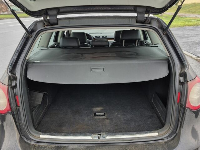 Черный Фольксваген Пассат Вариант, объемом двигателя 2 л и пробегом 330 тыс. км за 2600 $, фото 5 на Automoto.ua