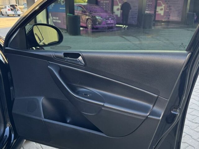 Черный Фольксваген Пассат Вариант, объемом двигателя 2 л и пробегом 335 тыс. км за 6200 $, фото 8 на Automoto.ua