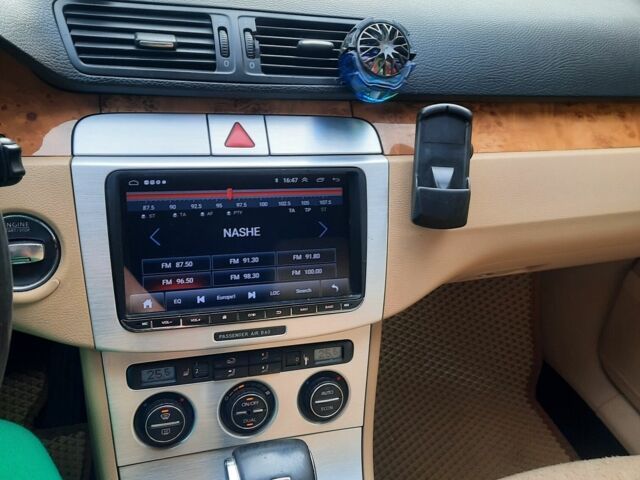 Черный Фольксваген Пассат Вариант, объемом двигателя 2 л и пробегом 240 тыс. км за 6400 $, фото 4 на Automoto.ua