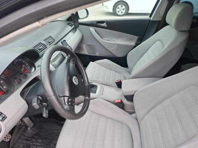 Черный Фольксваген Пассат Вариант, объемом двигателя 2 л и пробегом 470 тыс. км за 5600 $, фото 13 на Automoto.ua