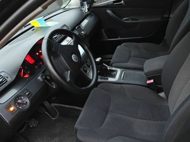 Черный Фольксваген Пассат Вариант, объемом двигателя 2 л и пробегом 225 тыс. км за 6000 $, фото 11 на Automoto.ua