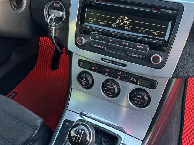 Черный Фольксваген Пассат Вариант, объемом двигателя 2 л и пробегом 335 тыс. км за 6200 $, фото 13 на Automoto.ua