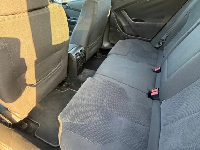 Фольксваген Пассат Вариант 2006 в Харькове на Automoto.ua Черный Фольксваген Пассат Вариант, объемом двигателя 2 л и пробегом 300 тыс. км за 3100 $, фото 6 на Automoto.ua