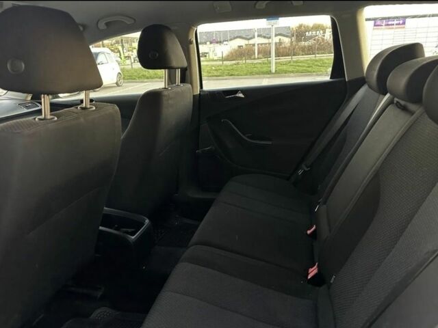 Черный Фольксваген Пассат Вариант, объемом двигателя 1.9 л и пробегом 228 тыс. км за 1736 $, фото 7 на Automoto.ua