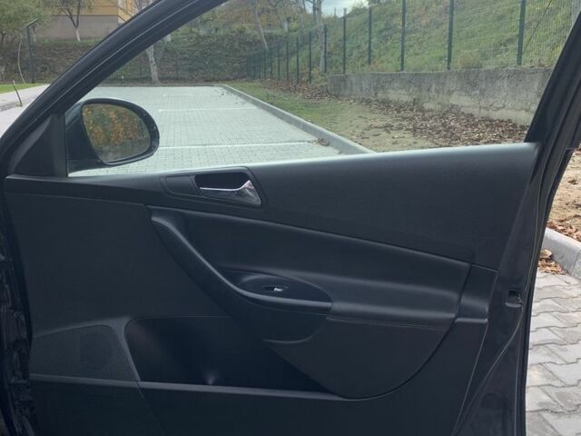 Фольксваген Пассат Вариант 2006 в Горохов на Automoto.ua Черный Фольксваген Пассат Вариант, объемом двигателя 2 л и пробегом 274 тыс. км за 6500 $, фото 11 на Automoto.ua