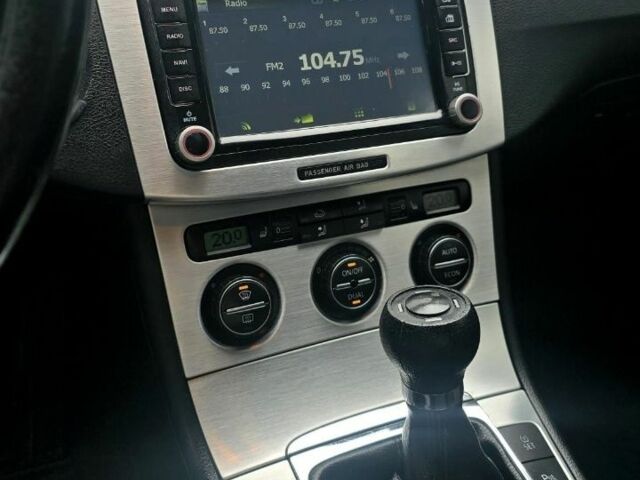 Черный Фольксваген Пассат Вариант, объемом двигателя 2 л и пробегом 405 тыс. км за 2950 $, фото 4 на Automoto.ua