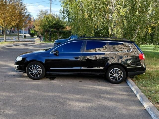 Чорний Фольксваген Пассат Варіант, об'ємом двигуна 2 л та пробігом 300 тис. км за 5500 $, фото 4 на Automoto.ua