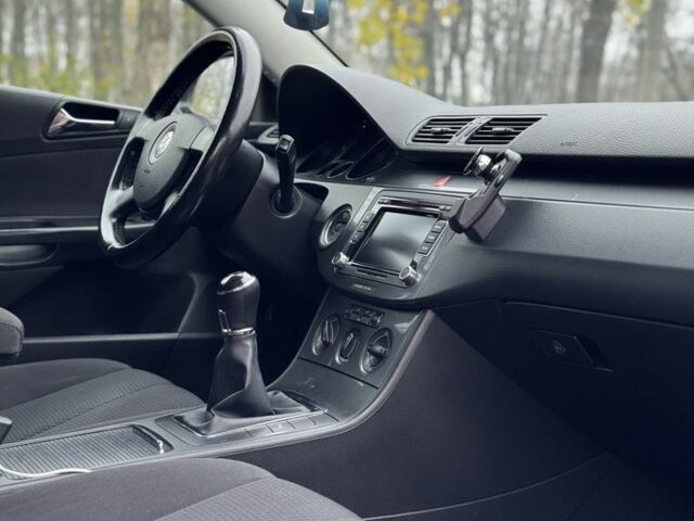 Черный Фольксваген Пассат Вариант, объемом двигателя 1.9 л и пробегом 438 тыс. км за 5950 $, фото 5 на Automoto.ua