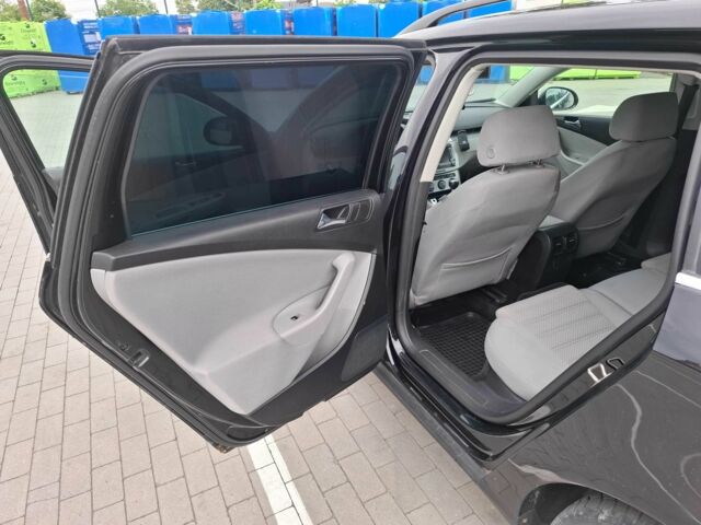 Черный Фольксваген Пассат Вариант, объемом двигателя 2 л и пробегом 470 тыс. км за 5600 $, фото 16 на Automoto.ua