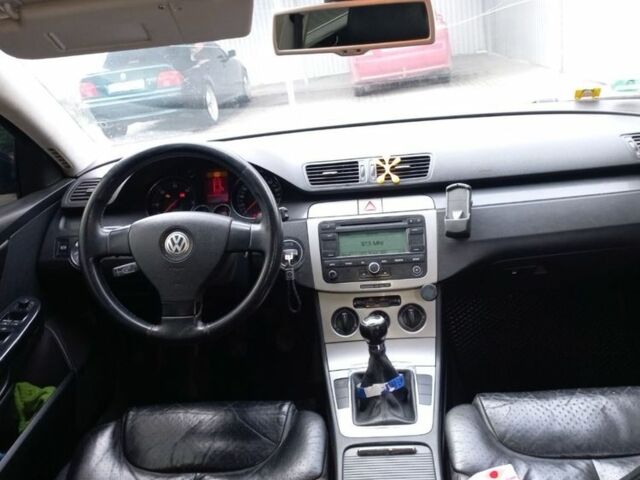 Черный Фольксваген Пассат Вариант, объемом двигателя 2 л и пробегом 350 тыс. км за 5700 $, фото 6 на Automoto.ua