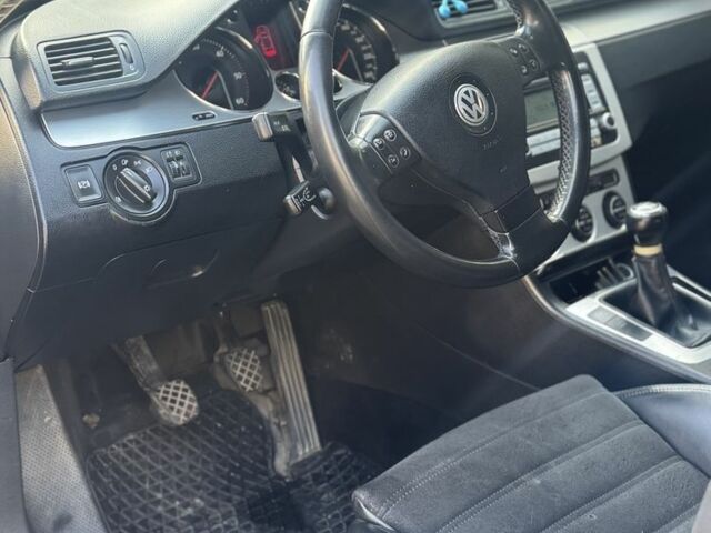 Черный Фольксваген Пассат Вариант, объемом двигателя 2 л и пробегом 250 тыс. км за 2000 $, фото 4 на Automoto.ua