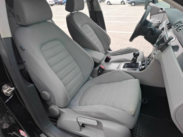 Черный Фольксваген Пассат Вариант, объемом двигателя 2 л и пробегом 470 тыс. км за 5600 $, фото 18 на Automoto.ua