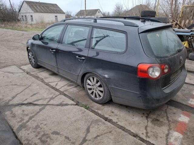 Черный Фольксваген Пассат Вариант, объемом двигателя 2 л и пробегом 450 тыс. км за 2999 $, фото 4 на Automoto.ua