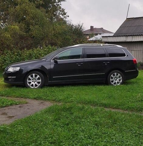 Черный Фольксваген Пассат Вариант, объемом двигателя 2 л и пробегом 287 тыс. км за 5542 $, фото 1 на Automoto.ua