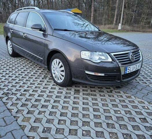Черный Фольксваген Пассат Вариант, объемом двигателя 2 л и пробегом 210 тыс. км за 1772 $, фото 3 на Automoto.ua