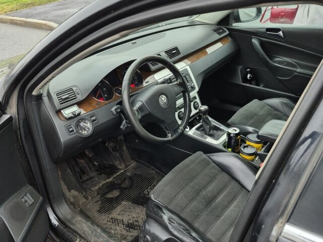 Черный Фольксваген Пассат Вариант, объемом двигателя 2 л и пробегом 330 тыс. км за 2600 $, фото 1 на Automoto.ua