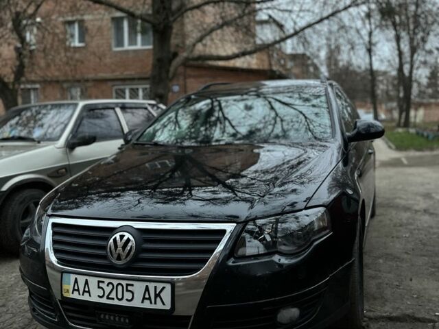 Черный Фольксваген Пассат Вариант, объемом двигателя 2 л и пробегом 278 тыс. км за 4700 $, фото 6 на Automoto.ua