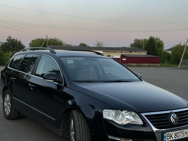 Черный Фольксваген Пассат Вариант, объемом двигателя 1.6 л и пробегом 290 тыс. км за 6750 $, фото 7 на Automoto.ua