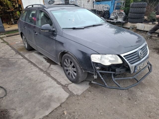 Черный Фольксваген Пассат Вариант, объемом двигателя 2 л и пробегом 450 тыс. км за 2999 $, фото 1 на Automoto.ua