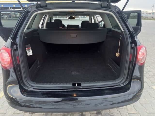 Чорний Фольксваген Пассат Варіант, об'ємом двигуна 2 л та пробігом 275 тис. км за 6300 $, фото 7 на Automoto.ua