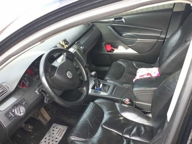 Черный Фольксваген Пассат Вариант, объемом двигателя 2 л и пробегом 350 тыс. км за 5700 $, фото 5 на Automoto.ua