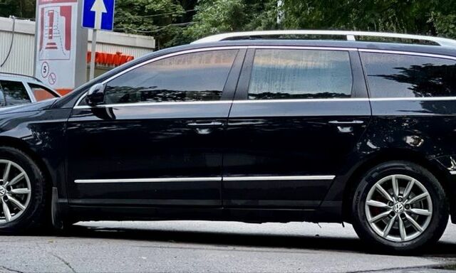 Чорний Фольксваген Пассат Варіант, об'ємом двигуна 2 л та пробігом 325 тис. км за 6200 $, фото 4 на Automoto.ua