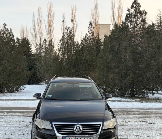 Черный Фольксваген Пассат Вариант, объемом двигателя 2 л и пробегом 300 тыс. км за 3400 $, фото 2 на Automoto.ua