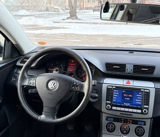 Черный Фольксваген Пассат Вариант, объемом двигателя 2 л и пробегом 300 тыс. км за 3400 $, фото 14 на Automoto.ua