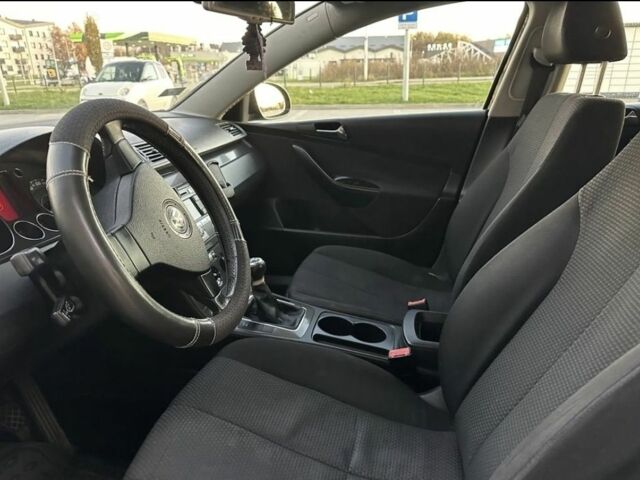 Черный Фольксваген Пассат Вариант, объемом двигателя 1.9 л и пробегом 228 тыс. км за 1736 $, фото 6 на Automoto.ua