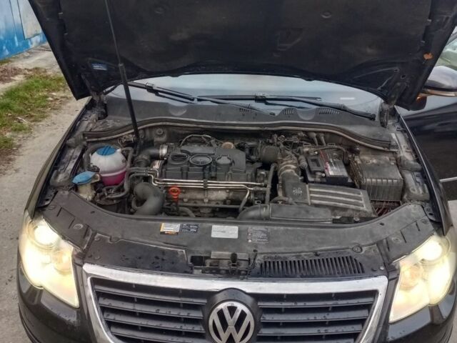 Черный Фольксваген Пассат Вариант, объемом двигателя 2 л и пробегом 300 тыс. км за 2300 $, фото 5 на Automoto.ua