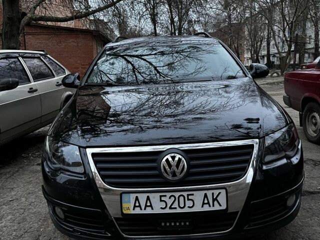 Черный Фольксваген Пассат Вариант, объемом двигателя 2 л и пробегом 278 тыс. км за 4700 $, фото 1 на Automoto.ua