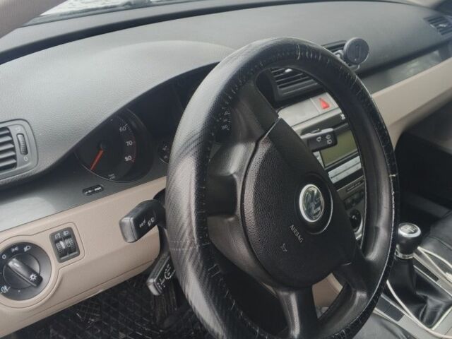 Черный Фольксваген Пассат Вариант, объемом двигателя 2 л и пробегом 345 тыс. км за 4800 $, фото 7 на Automoto.ua