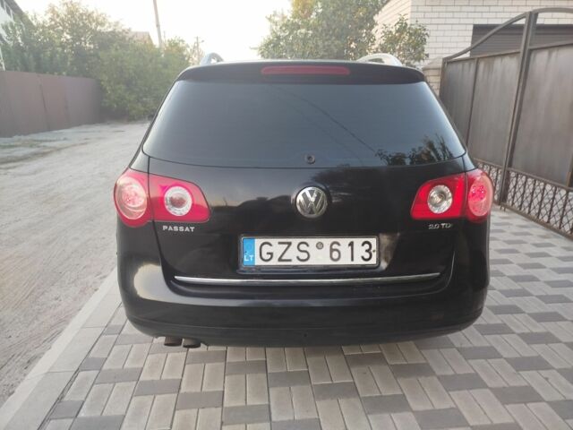 Черный Фольксваген Пассат Вариант, объемом двигателя 2 л и пробегом 260 тыс. км за 2250 $, фото 14 на Automoto.ua