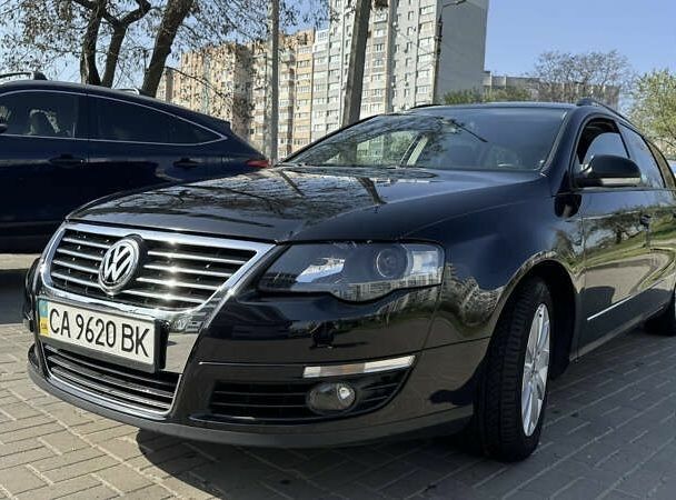 Чорний Фольксваген Пассат Варіант, об'ємом двигуна 2 л та пробігом 300 тис. км за 6500 $, фото 2 на Automoto.ua
