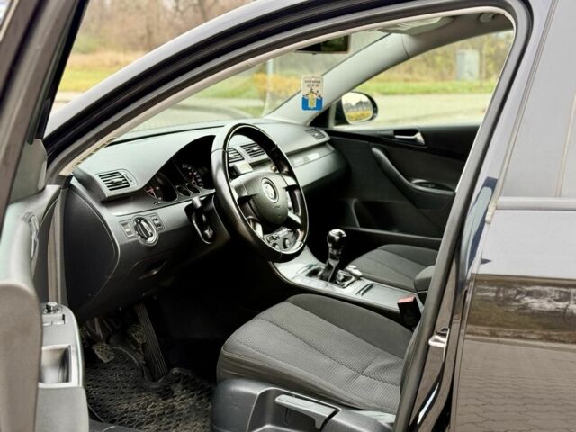 Черный Фольксваген Пассат Вариант, объемом двигателя 2 л и пробегом 400 тыс. км за 5450 $, фото 9 на Automoto.ua