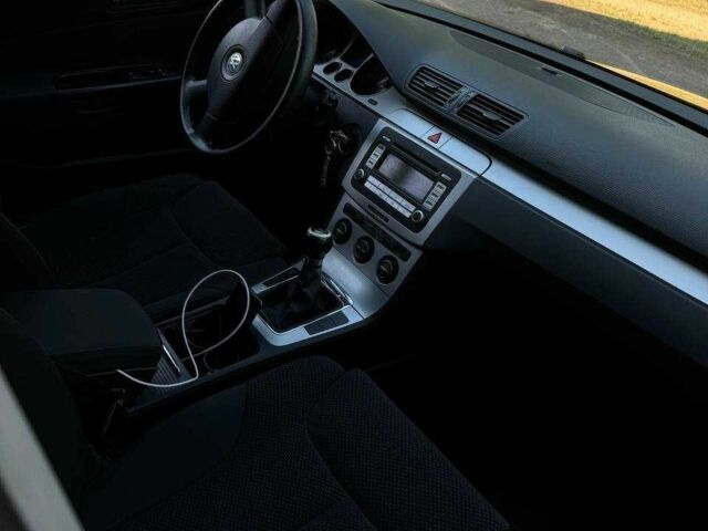 Чорний Фольксваген Пассат Варіант, об'ємом двигуна 2 л та пробігом 280 тис. км за 6500 $, фото 4 на Automoto.ua