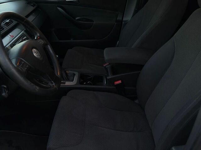 Черный Фольксваген Пассат Вариант, объемом двигателя 2 л и пробегом 348 тыс. км за 5699 $, фото 7 на Automoto.ua