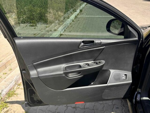 Чорний Фольксваген Пассат Варіант, об'ємом двигуна 2 л та пробігом 292 тис. км за 6200 $, фото 19 на Automoto.ua