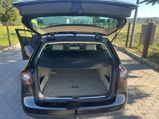 Черный Фольксваген Пассат Вариант, объемом двигателя 2 л и пробегом 300 тыс. км за 5999 $, фото 7 на Automoto.ua