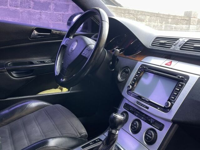 Черный Фольксваген Пассат Вариант, объемом двигателя 2 л и пробегом 287 тыс. км за 5250 $, фото 6 на Automoto.ua