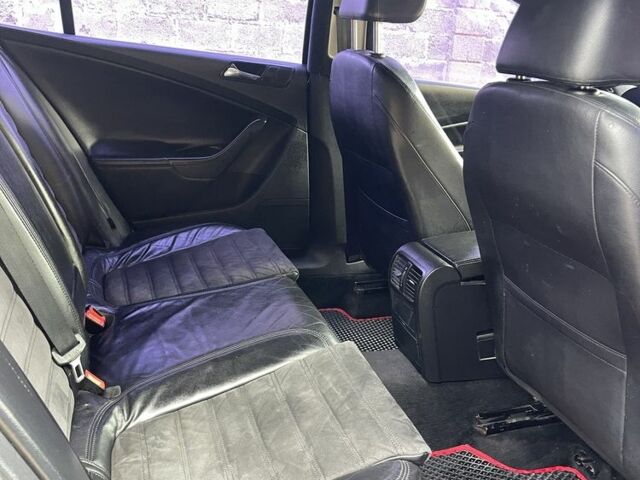 Черный Фольксваген Пассат Вариант, объемом двигателя 2 л и пробегом 287 тыс. км за 5250 $, фото 12 на Automoto.ua