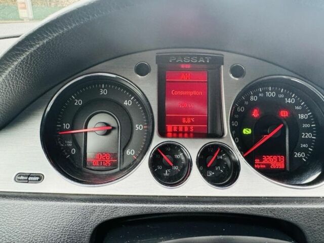 Чорний Фольксваген Пассат Варіант, об'ємом двигуна 2 л та пробігом 327 тис. км за 6500 $, фото 4 на Automoto.ua