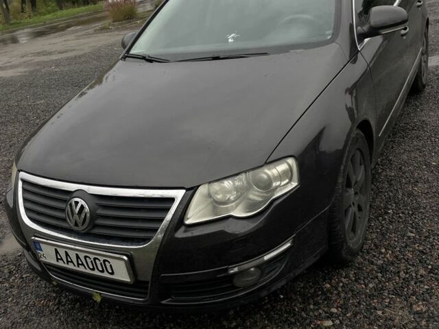 Черный Фольксваген Пассат Вариант, объемом двигателя 2 л и пробегом 255 тыс. км за 6600 $, фото 3 на Automoto.ua