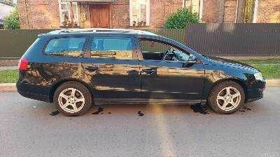 Черный Фольксваген Пассат Вариант, объемом двигателя 2 л и пробегом 324 тыс. км за 6000 $, фото 3 на Automoto.ua