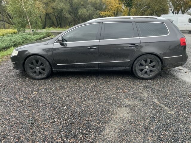 Черный Фольксваген Пассат Вариант, объемом двигателя 2 л и пробегом 255 тыс. км за 6600 $, фото 4 на Automoto.ua