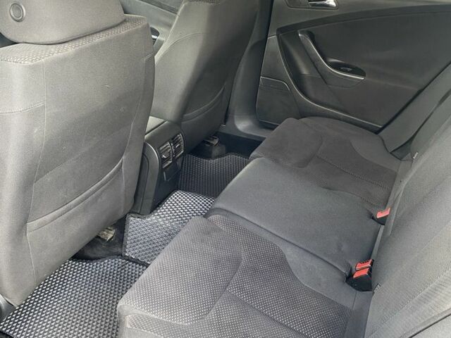 Черный Фольксваген Пассат Вариант, объемом двигателя 2 л и пробегом 252 тыс. км за 6600 $, фото 13 на Automoto.ua