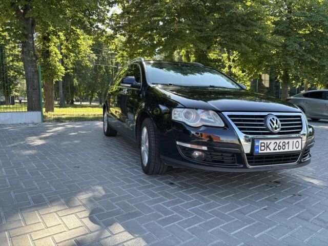 Черный Фольксваген Пассат Вариант, объемом двигателя 2 л и пробегом 305 тыс. км за 6750 $, фото 2 на Automoto.ua
