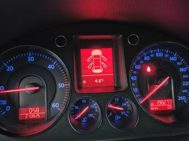 Черный Фольксваген Пассат Вариант, объемом двигателя 2 л и пробегом 198 тыс. км за 4533 $, фото 4 на Automoto.ua